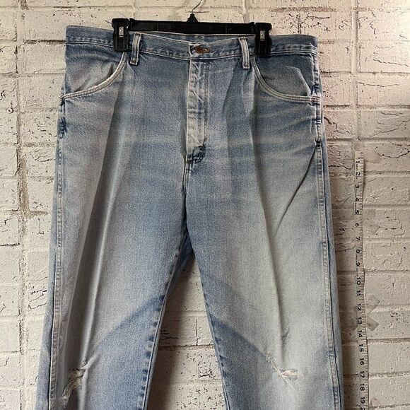 VINTAGE RUSTLER DISTRESSED FADED LIGHT BLUE DENIM JEANS  38x32 - Picture 1 of 11